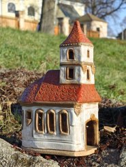 Keramický svícen – kostelík s věžičkou