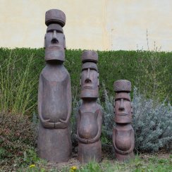 sada soch ,,moai,,