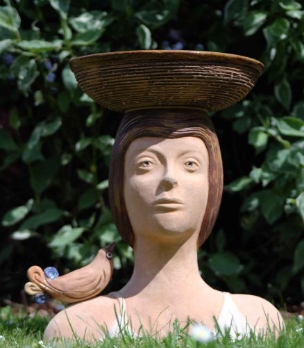 Zahradni krmítko/pitko