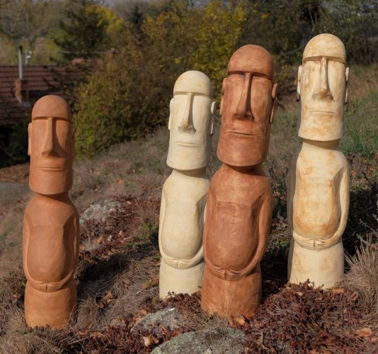 Střední ,,Moai,,