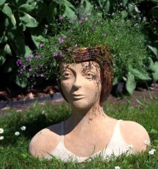 záhradní socha - květináč